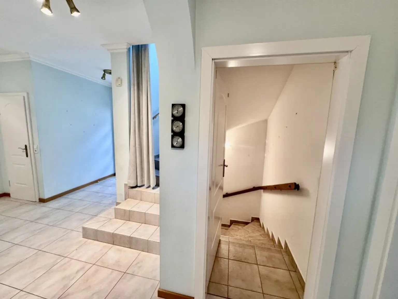 IHR NEUES ZUHAUSE - GROßZÜGIGES EINFAMILIENHAUS MIT SWIMMINGPOOL IN FLORIDSDORF