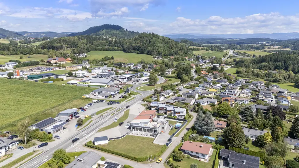 DAS HUNNENBRUNN - hochinteressantes Restaurant und 2 großzügige Wohnungen