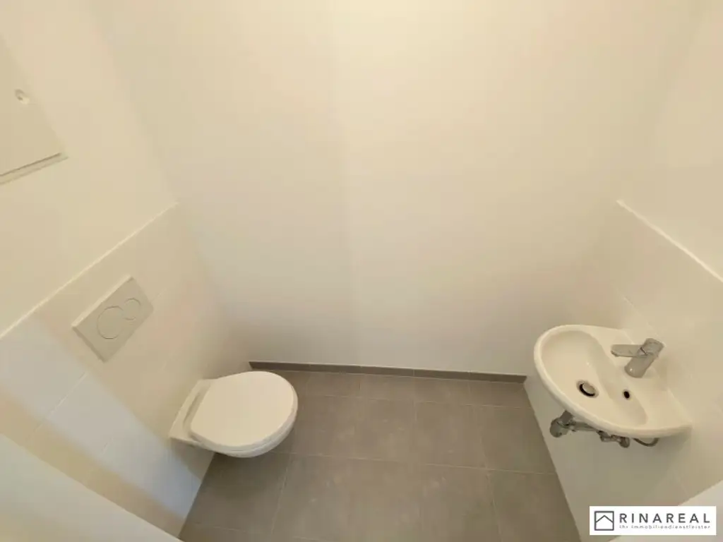 Gut geschnittene 2 Zimmer | Loggia | U-Bahn Nähe | Susi-Nicoletti-Weg | ab 1. September 2025