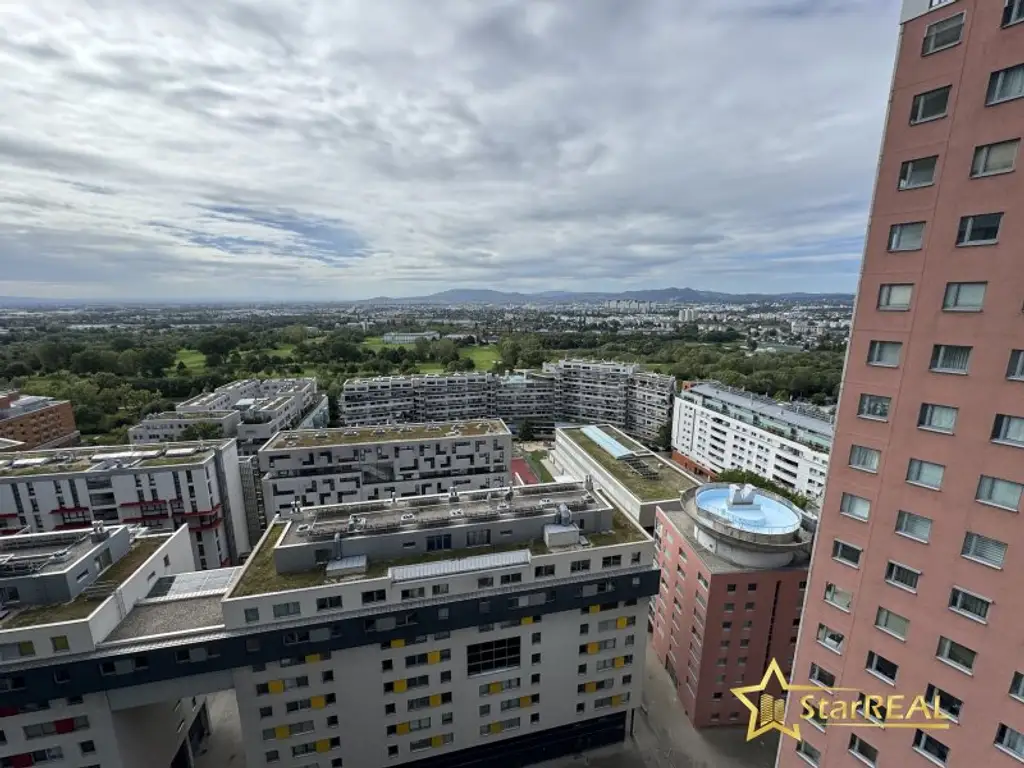 20. STOCK! TOP-WOHNUNG IM DELUGAN MEISSL TOWER. GARAGENPLATZ VORHANDEN. Sauna und Fitnessraum im Haus.