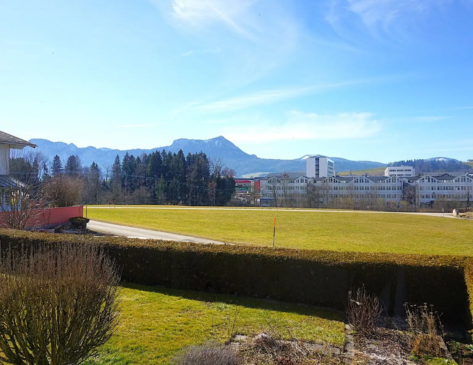 Charmanter Bungalow in Mondsee-Schlössl - Wohnen in Top-Lage mit Potential !