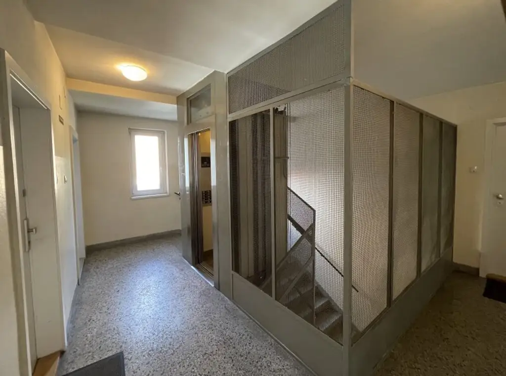 Dachgeschosswohnung -  Erstbezug nach Generalsanierung