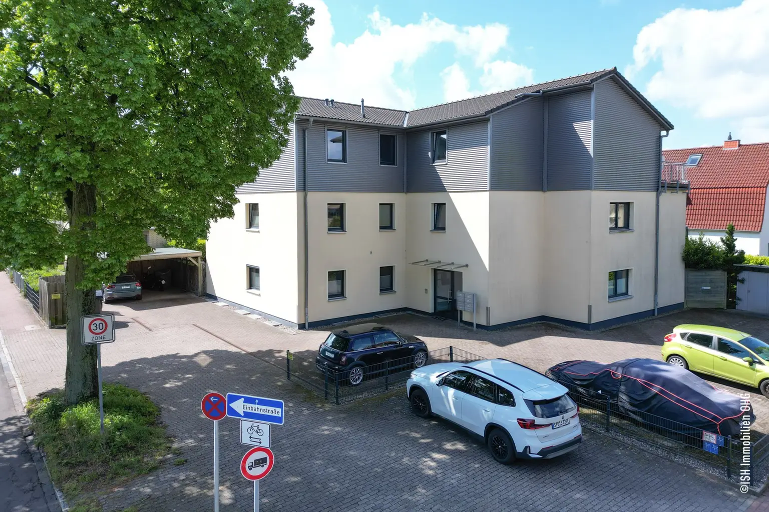 Straßenansicht