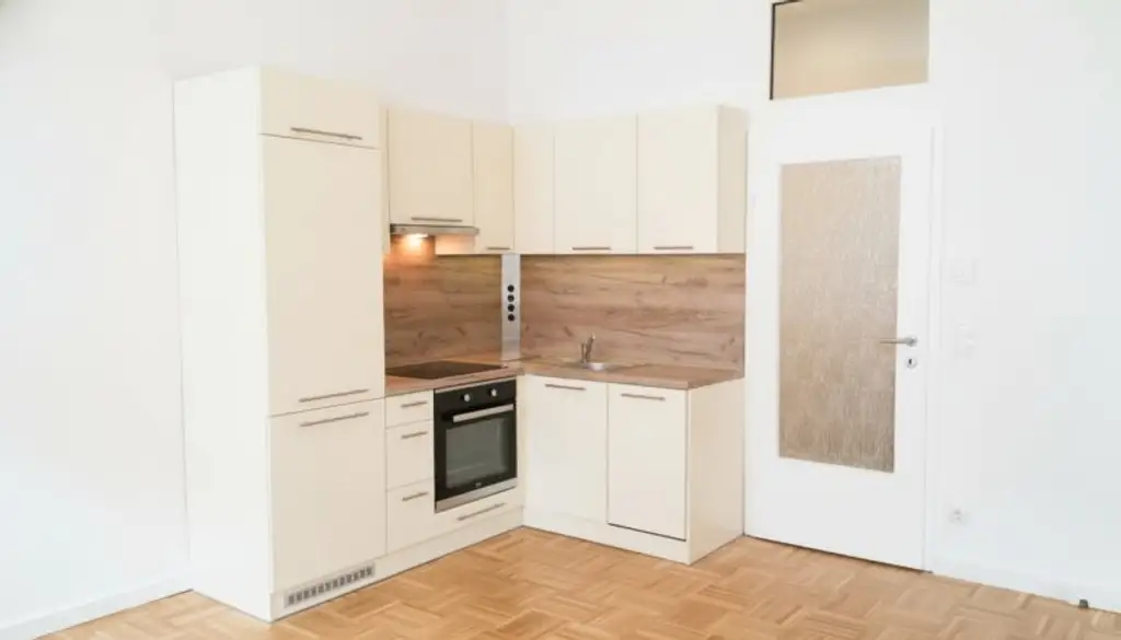 Sanierte helle Altbauwohnung - nähe U4 Hütteldorferstraße