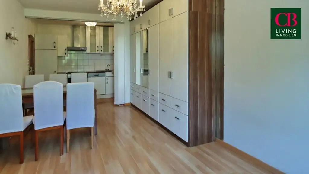 Schöne 3- Zimmer Wohnung in Ruhelage mit gepflegtem, üppig begrüntem Innenhof!