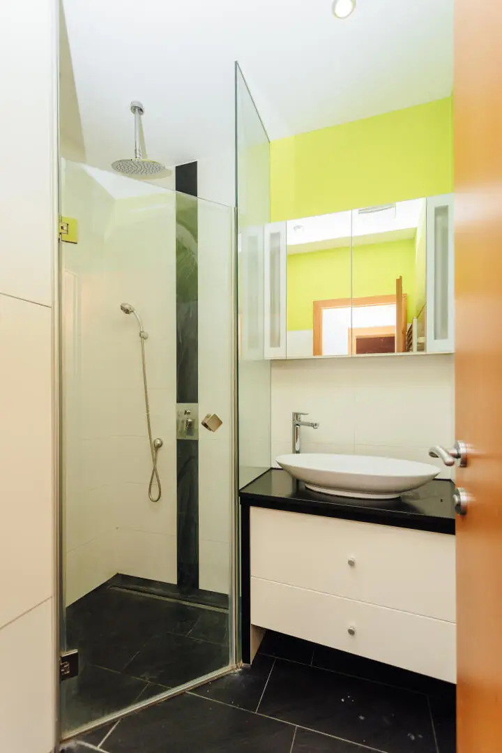 3-Zimmer-Wohnung mit Balkon, Lift, Parkplatz & Vollmöblierung – Sofortbezug in der Abstallerstraße