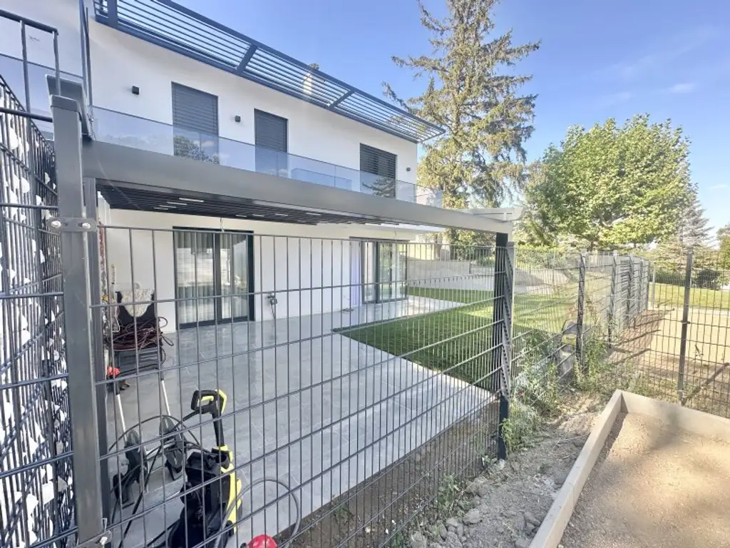 AKTIONSPREIS! Exklusive Doppelhaushälften inkl. Terrasse/Garten + Balkon 4-5 Zimmer! TRAUMAUSBLICK auf Burg Liechtenstein! SCHLÜSSELFERTIG!