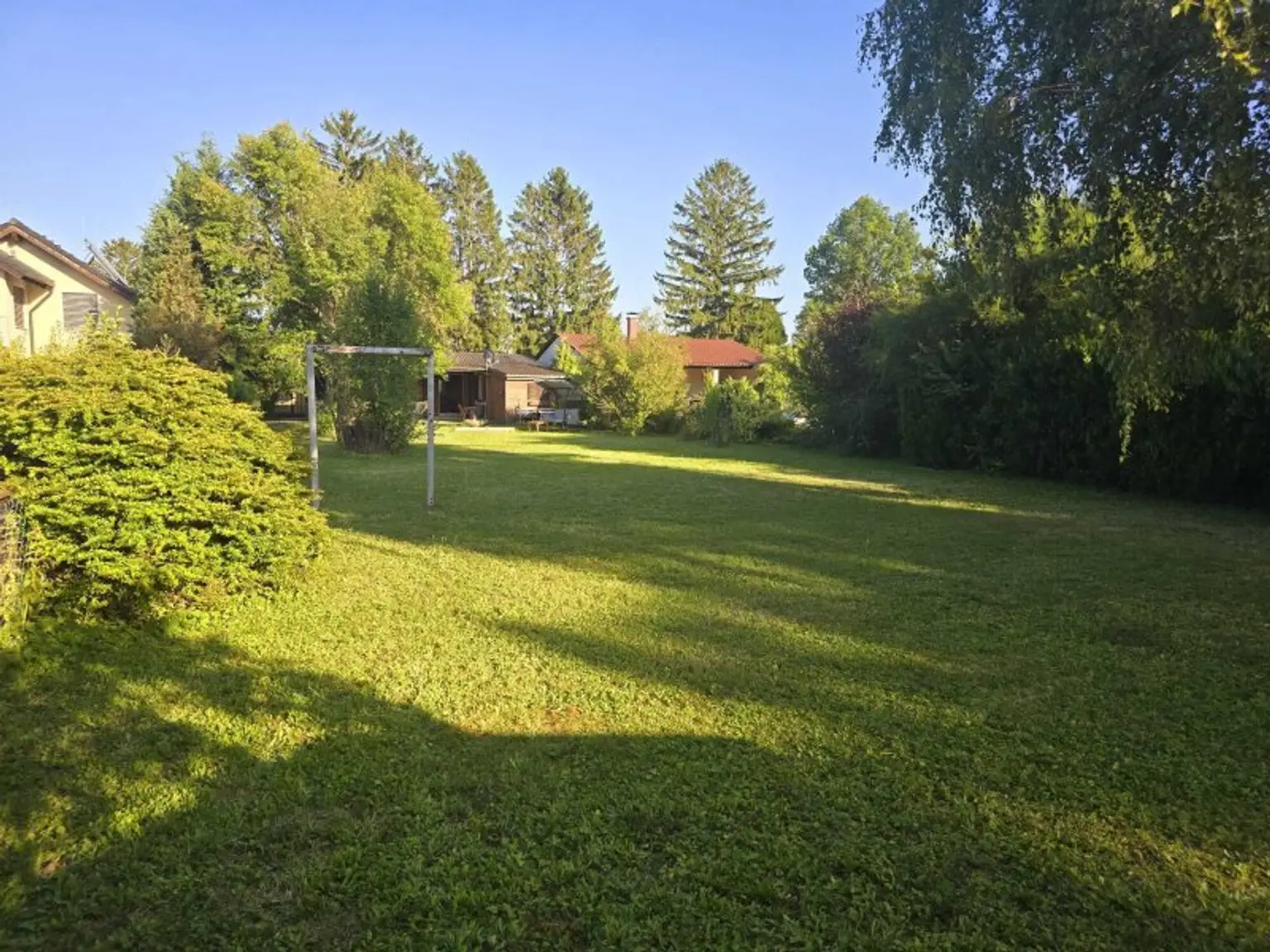 + SOMMERAKTION - EINMALIGE CHANCE + Ferienhaus am Neufelder See - Möglich auch als Zweitwohnsitz - paar Minuten vom Badesee entfernt - Privatstraße um nur € 44.900,-