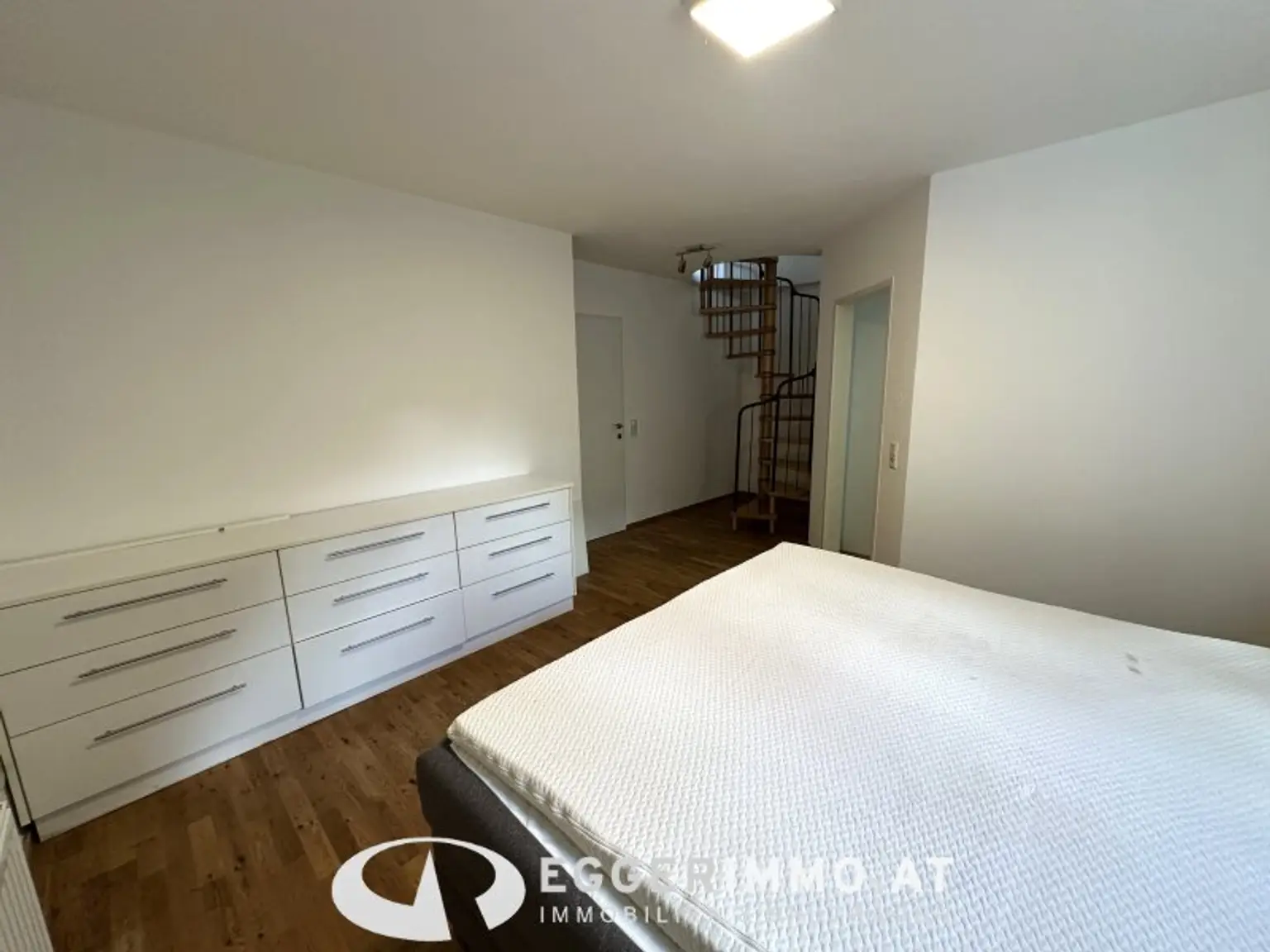 5710 Kaprun: Rent: Garden Apartment; Falkenbachwandgasse, 3-room apartment on 2 floors, partially furnished! Fireplace! Parkingplace