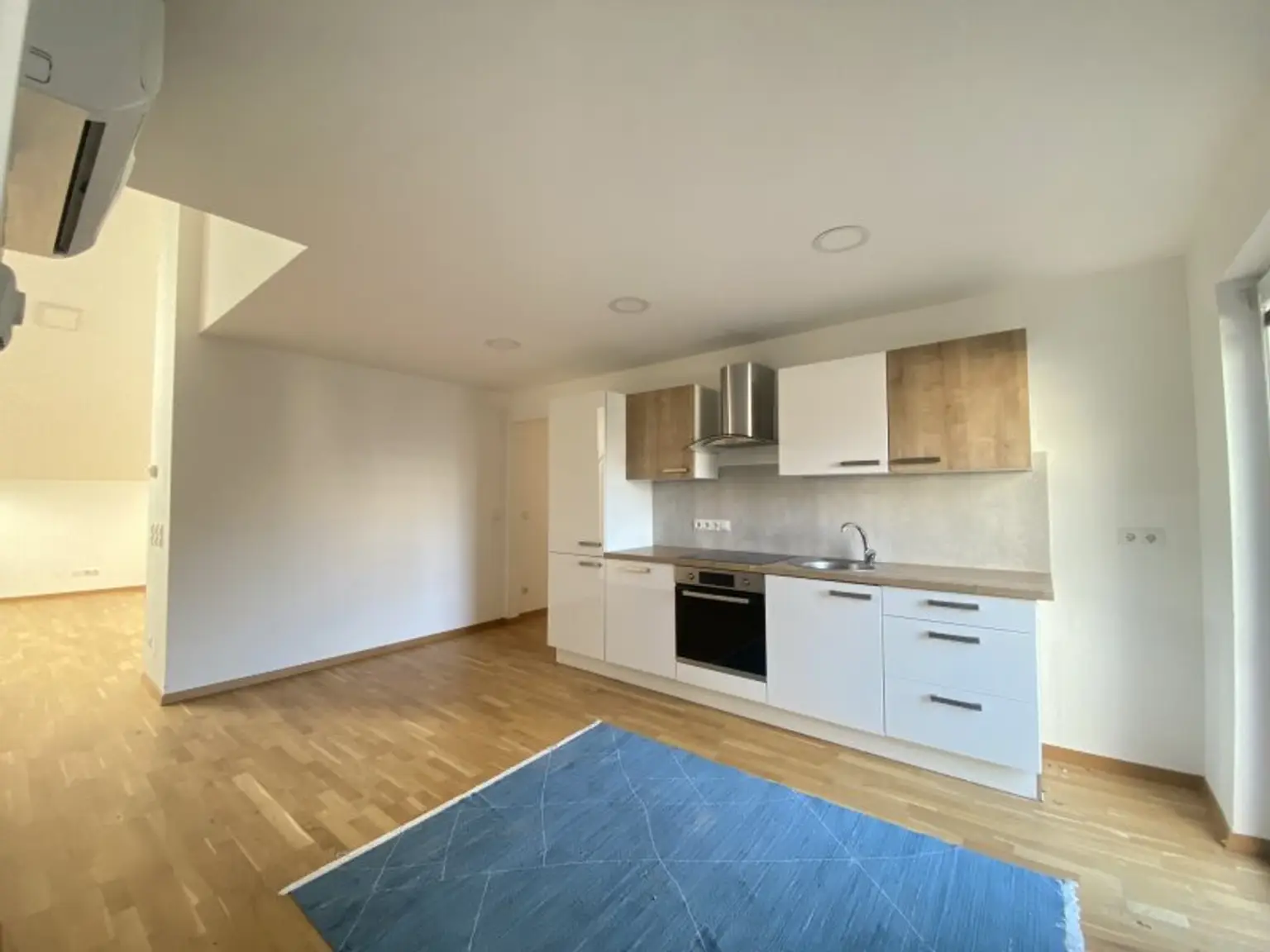 Großzügige Dachgeschosswohnung am Rennweg - Klimatisiert - 2 Terrassen