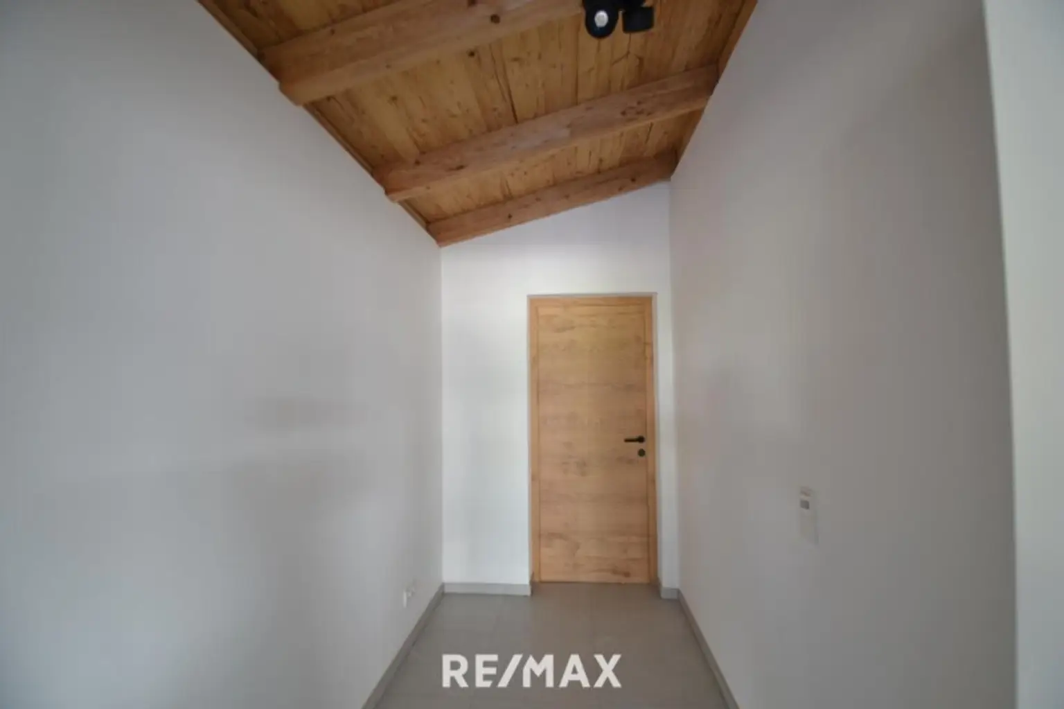 Begehbarerer Kleiderschrank OG