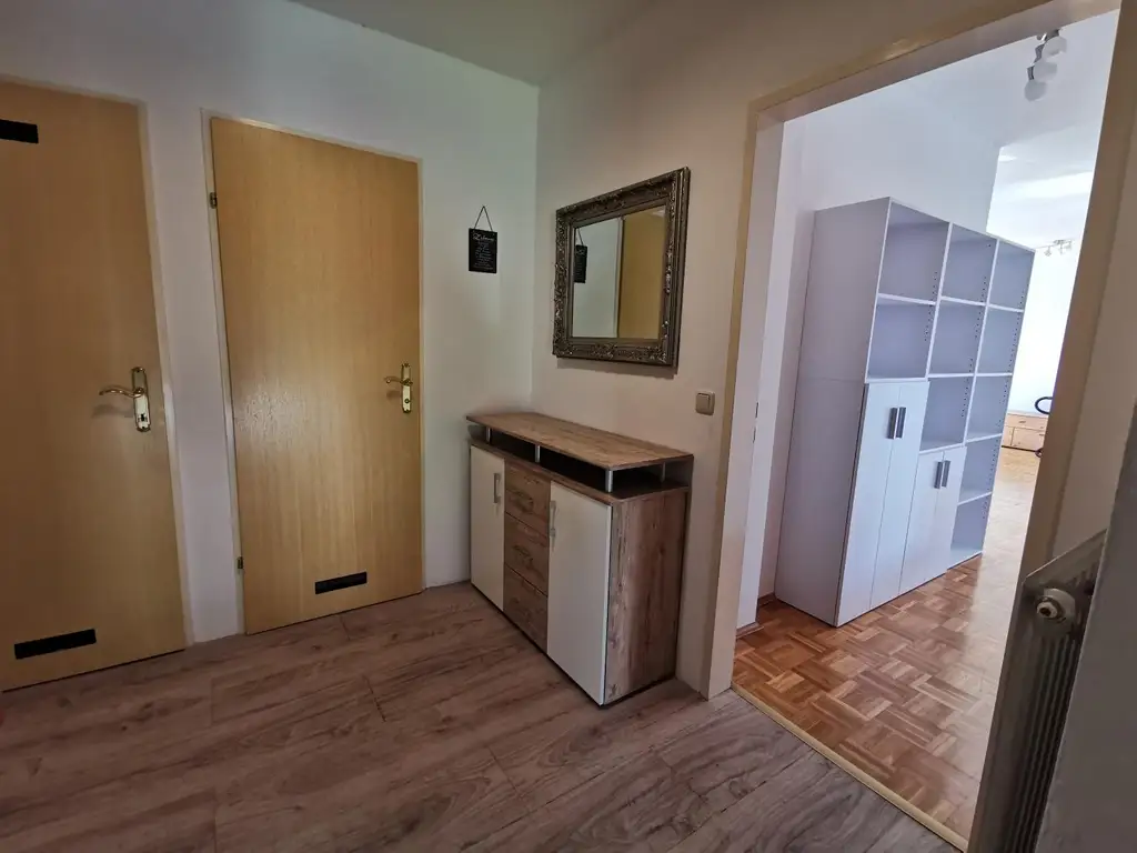 Charmante 2-Zimmer-Wohnung mit Balkon im Grünen