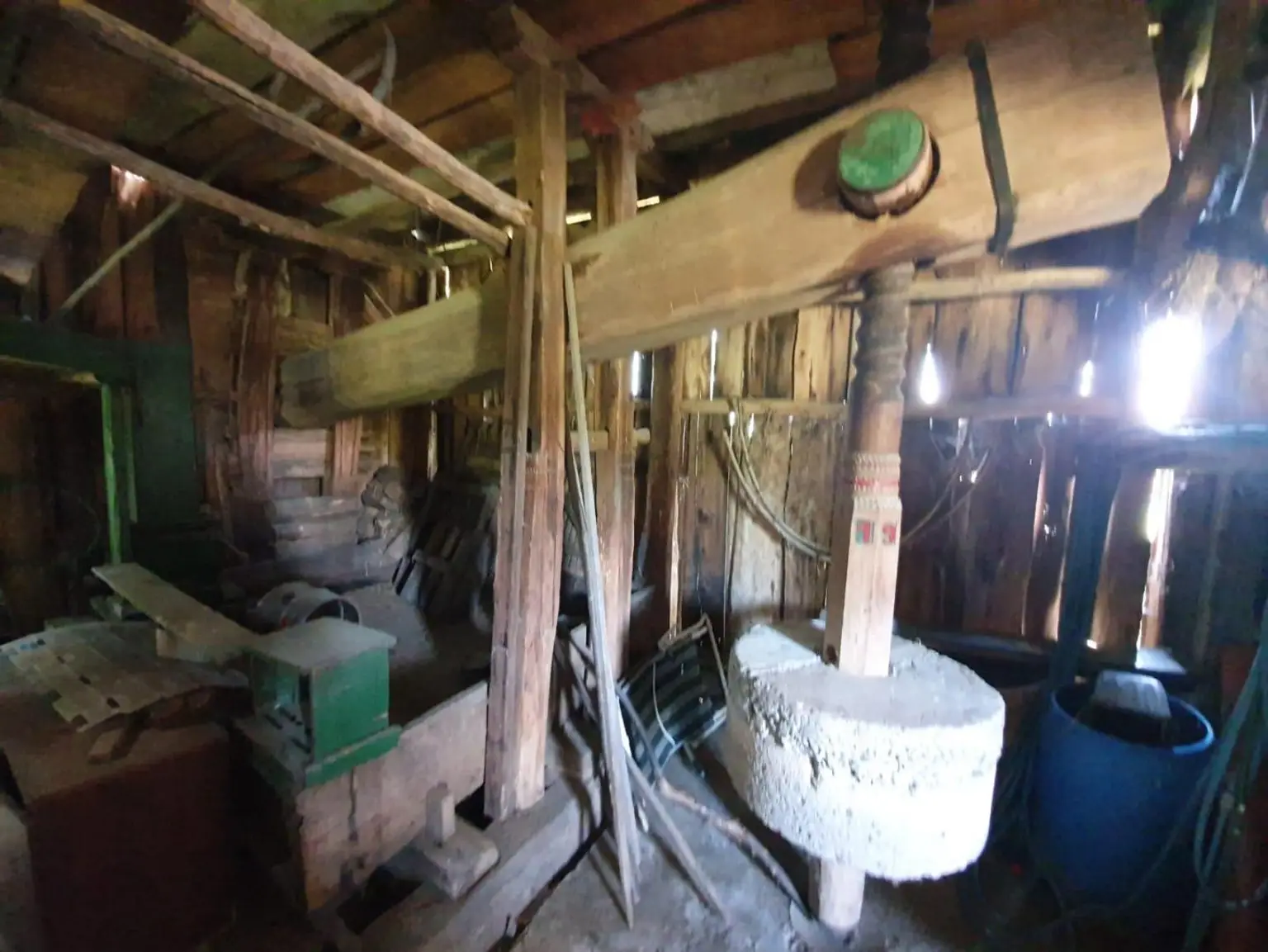 SLOWENIEN!!! Sanierungsbedürftiges Knusperhäuschen in einmaliger Aussichtslage!