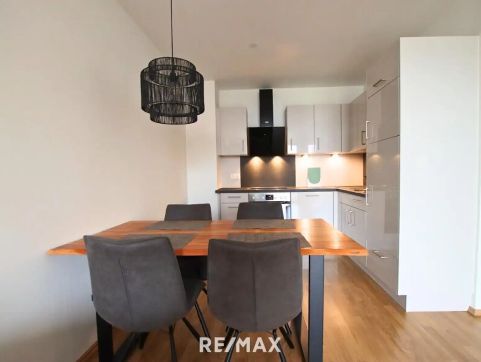 Wohnzimmer Blick Richtung Küche