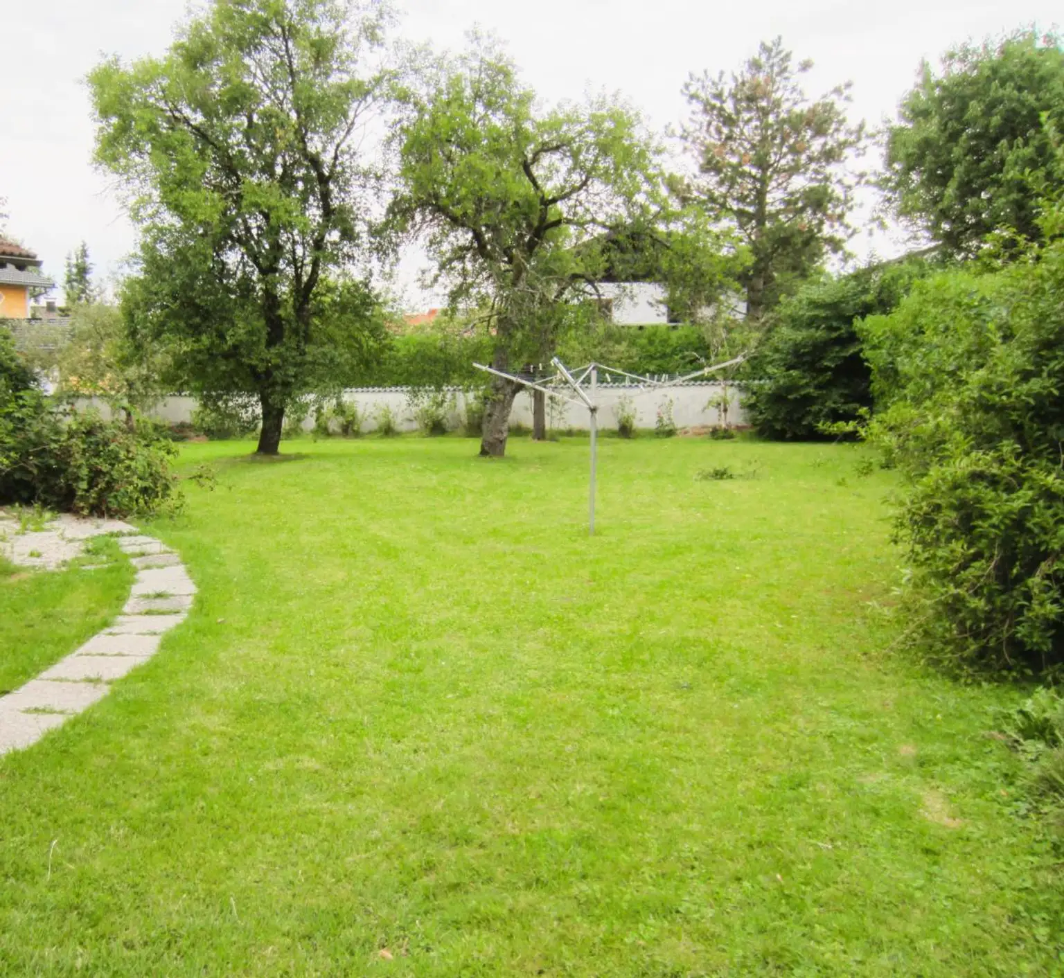 Helle 2-Zimmer-Garten-Wohnung in zentraler Lage von Lamprechtshausen