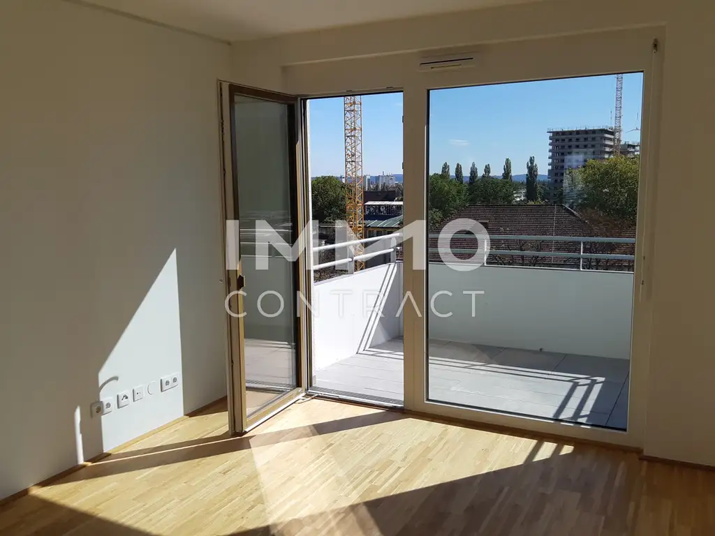 AKTION 1. MONAT  MIETFREI: GERÄUMIGE 2,5 ZIMMER WOHNUNG MIT GROSSEM SÜDBALKON IM NEUEN REININGHAUS