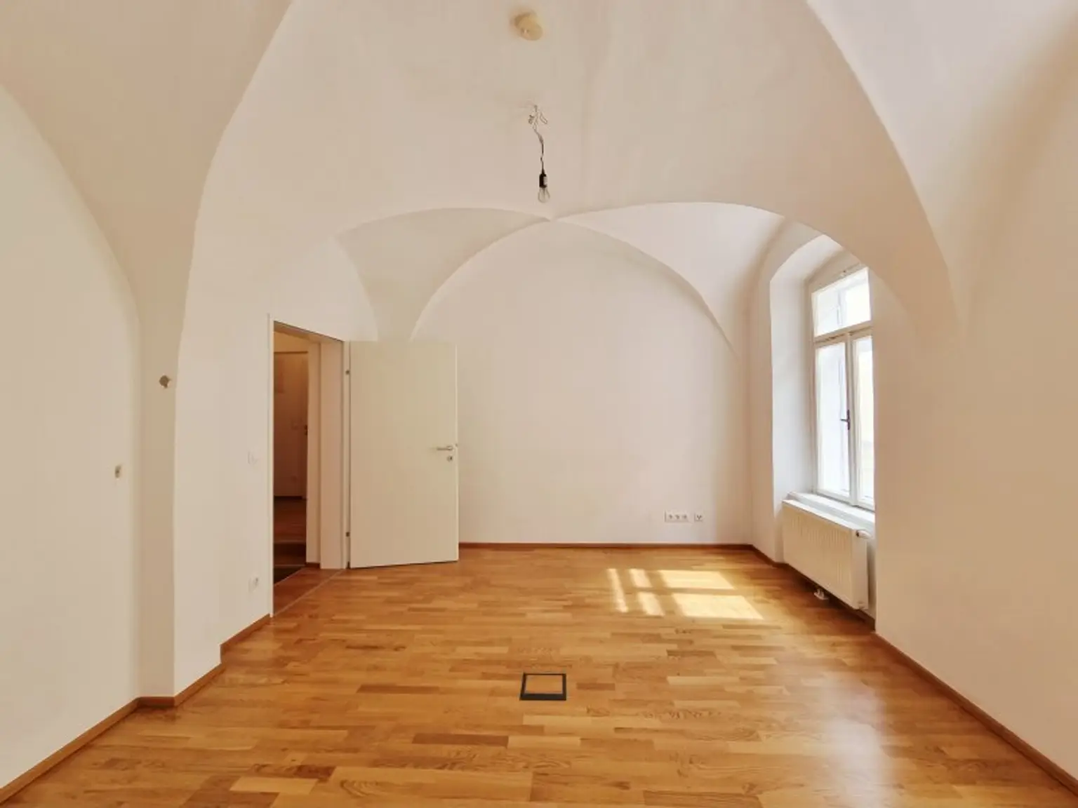 Historischer Charme trifft modernes Wohnen – 2,5-Zimmer-Wohnung in der Rathausgasse