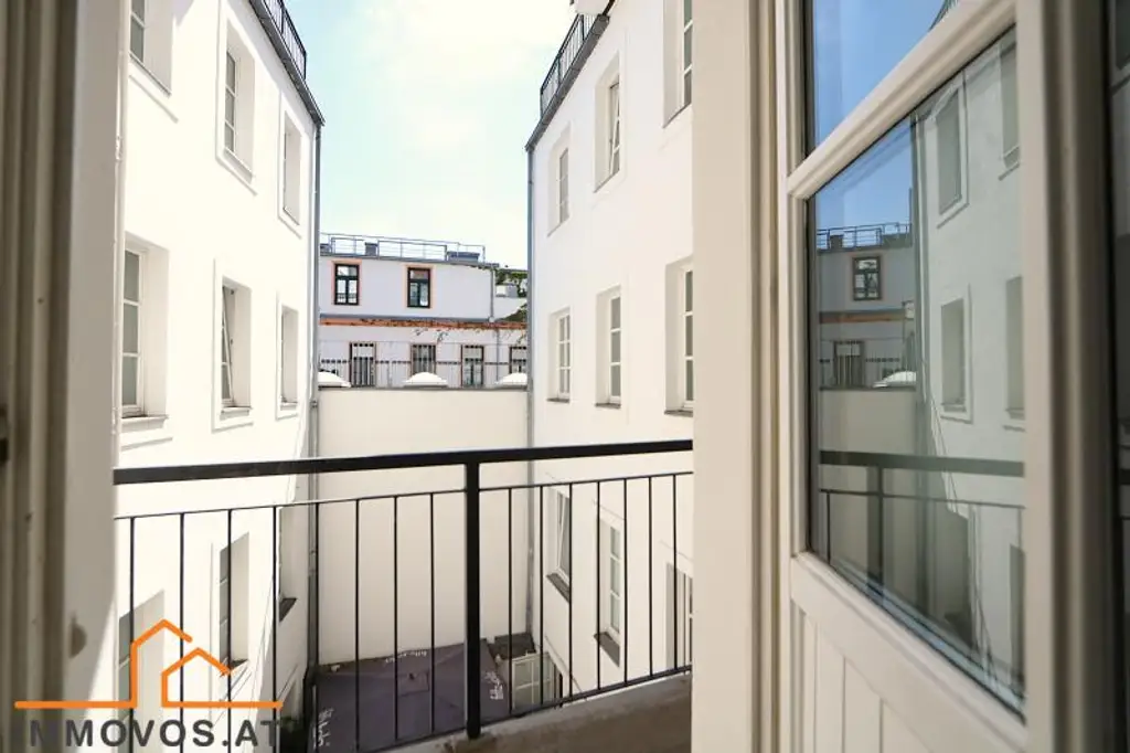 Gelegenheit: 4-Zimmer-Altbau MIT  Balkon an der Grenze 7./8 im 2. Lift-Stock