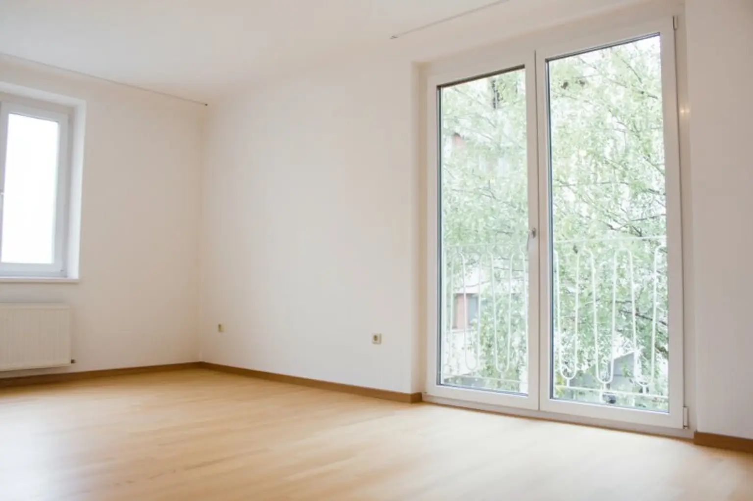 U4 U-Bahnstation I Oase der Ruhe im urbanen Umfeld I Lichtdurchflutete Wohnung mit Balkon in Innenhoflage und Grünblick