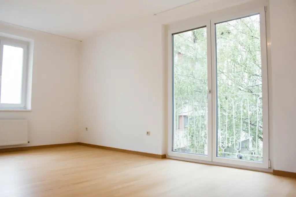 U4 U-Bahnstation I Oase der Ruhe im urbanen Umfeld I Lichtdurchflutete Wohnung mit Balkon in Innenhoflage und Grünblick