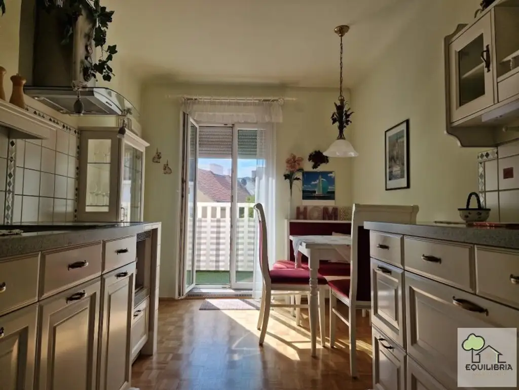 DIREKT BEIM AUGARTEN - Entzückende BALKON-Wohnung mit hochwertiger Ausstattung und LIFT