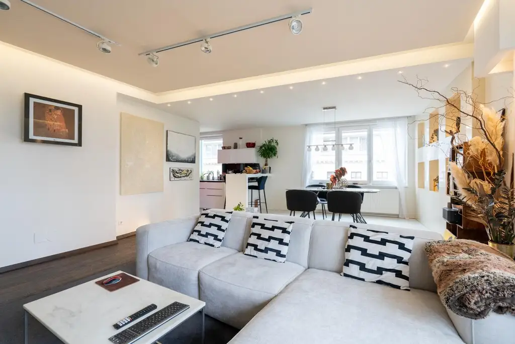 Stilvolles City Living mit Jacuzzi, 2 Balkonen und Weitblick!