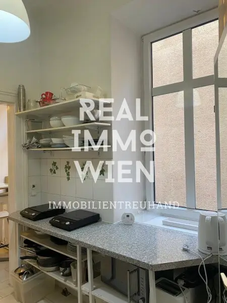 Hervorragende Anlage 5 Zimmer WG mit Stil im Gründerzeithaus