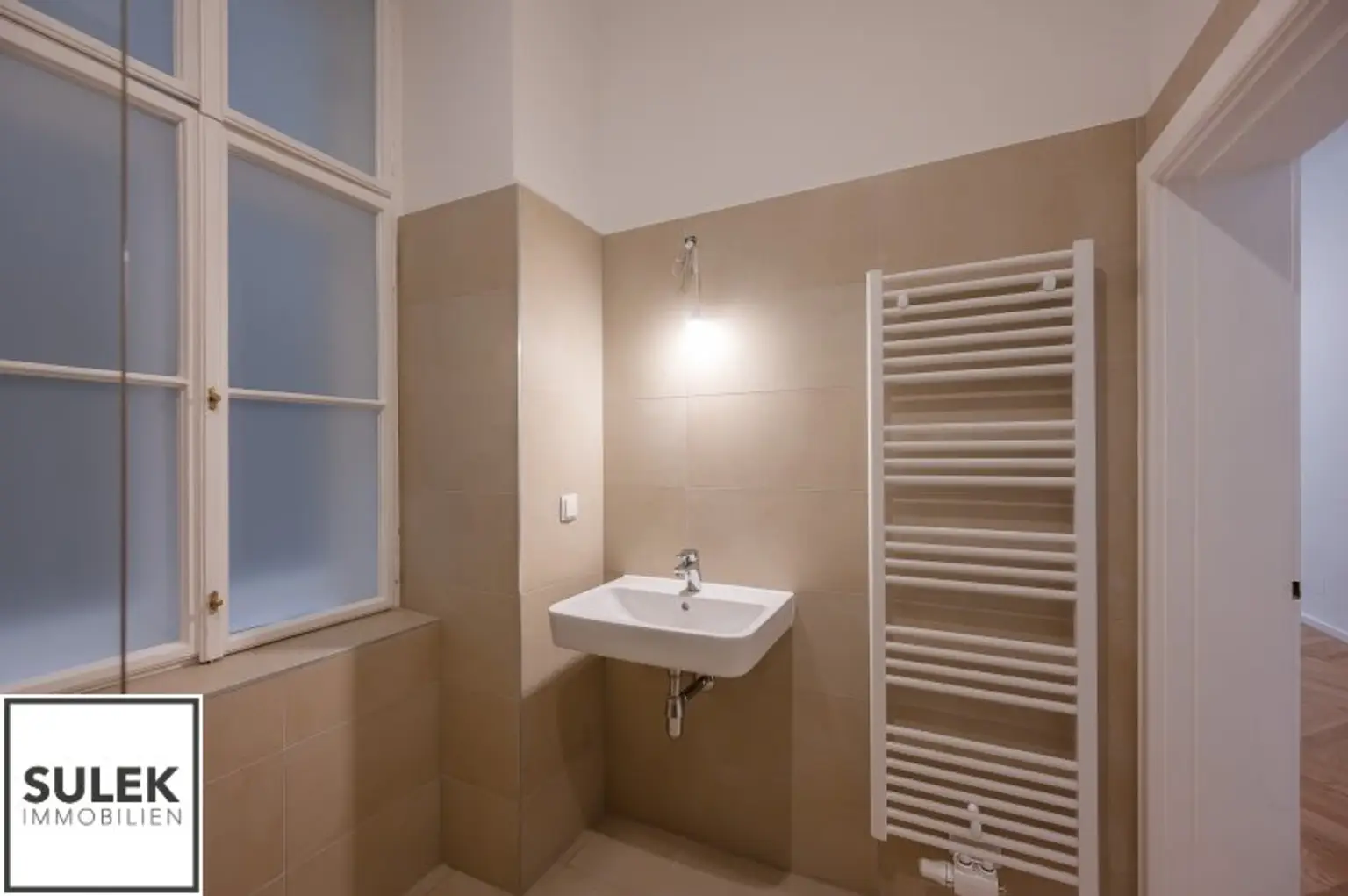*** Fugbachgasse 7: Generalsanierte 3 Zimmer Altbauwohnung mit praktischem Grundriss und Balkon *** Nähe Augarten ***
