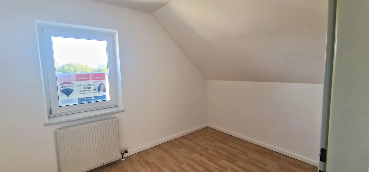 Golfer und Thermenliebhaber aufgepasst! Entzückende ruhige Terrassenwohnung mit Reihenhauscharakter.