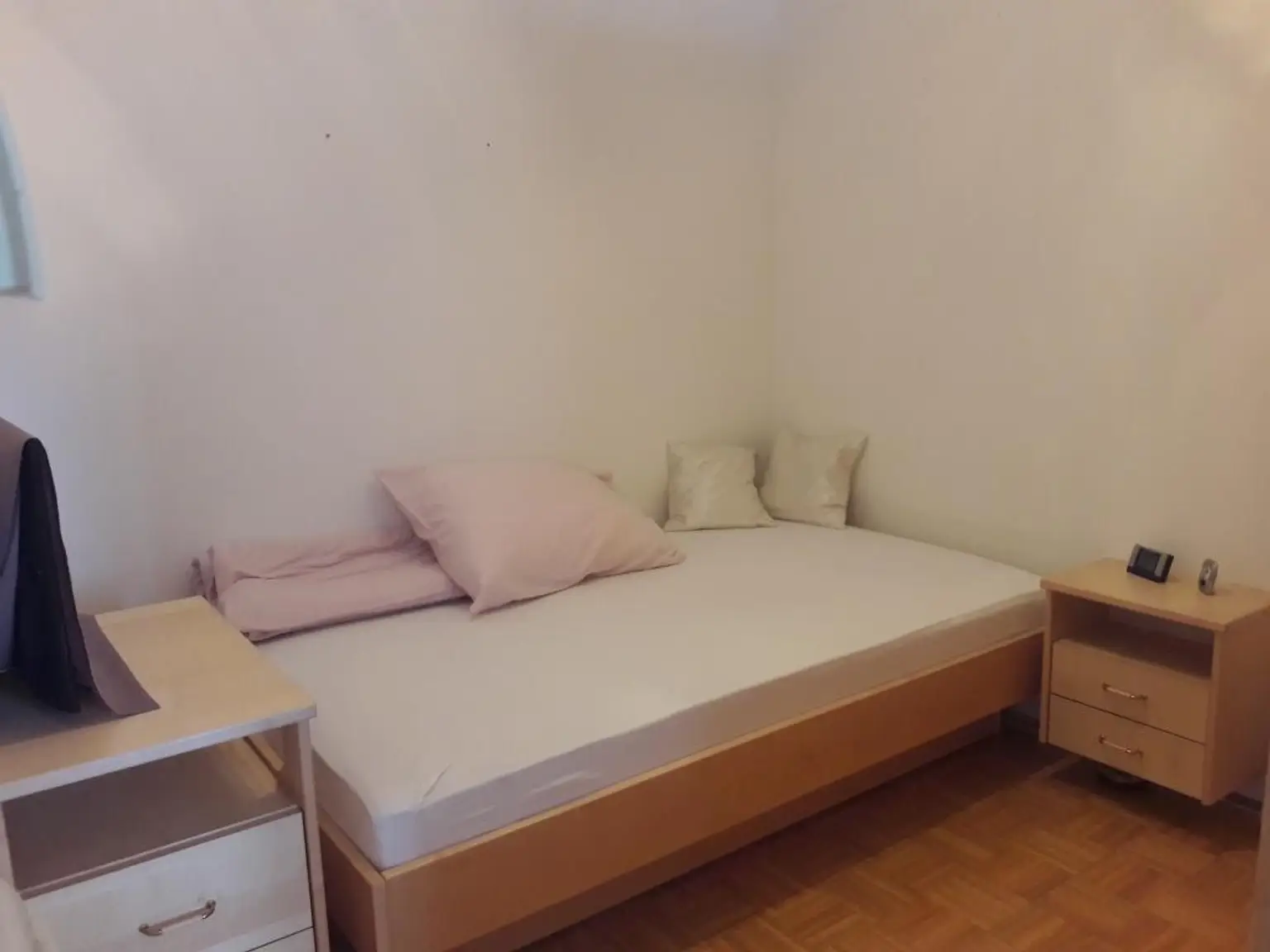 Top gepflegte, möblierte Garconniere mit Gebirgsblick in zentraler Lage, auch für Anleger!