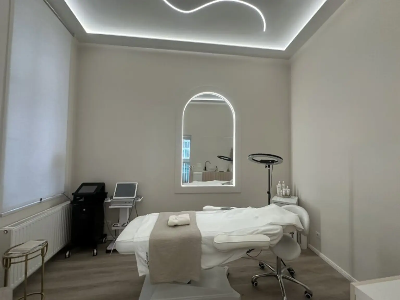 Top-ausgestattetes Kosmetikstudio mit Schaufenster in Bestlage Nähe Stephansplatz