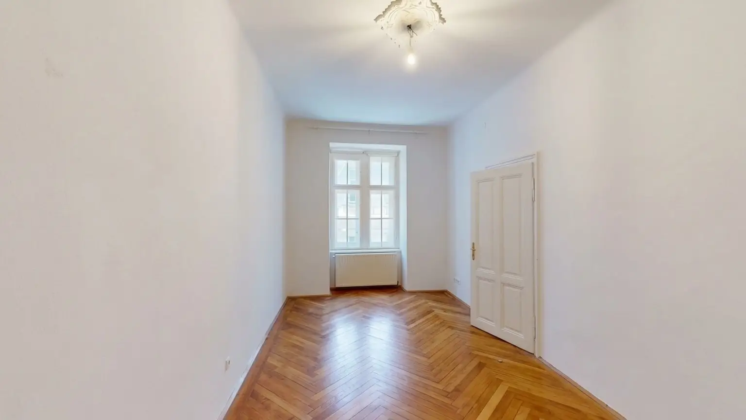 ALTBAUFLAIR IM SERVITENVIERTEL | GROSSZÜGIGE 2-ZIMMER-WOHNUNG - unbefristet