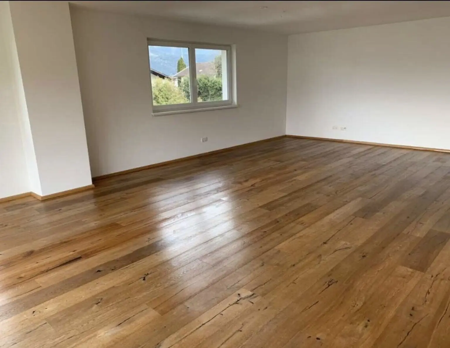 Neuwertige DG-Wohnung in Polling: 5 Zimmer, Top 4 Terrasse - Ihr Tiroler Traum!