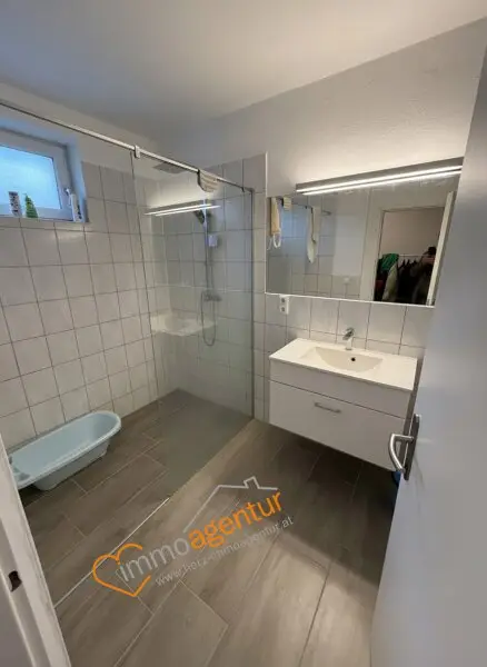 Gepflegtes Zweifamilienhaus mit stabilen Einnahmen & Potenzial, in Engelhartszell