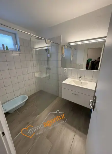 Gepflegtes Zweifamilienhaus mit stabilen Einnahmen & Potenzial, in Engelhartszell