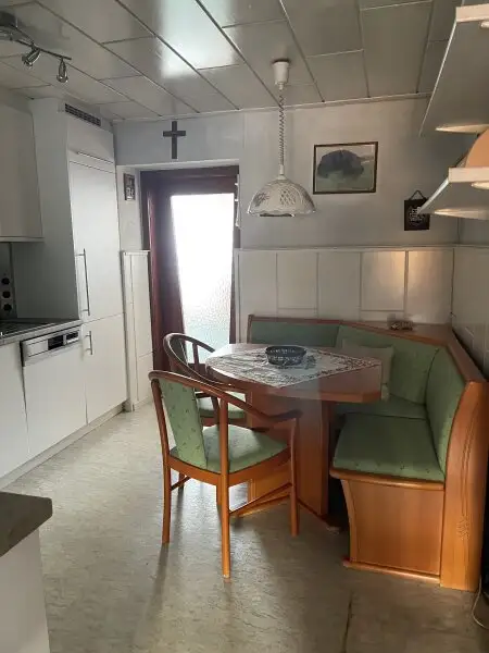 Häuschen mit Gemeinschaftsgarten, Keller und Schuppen