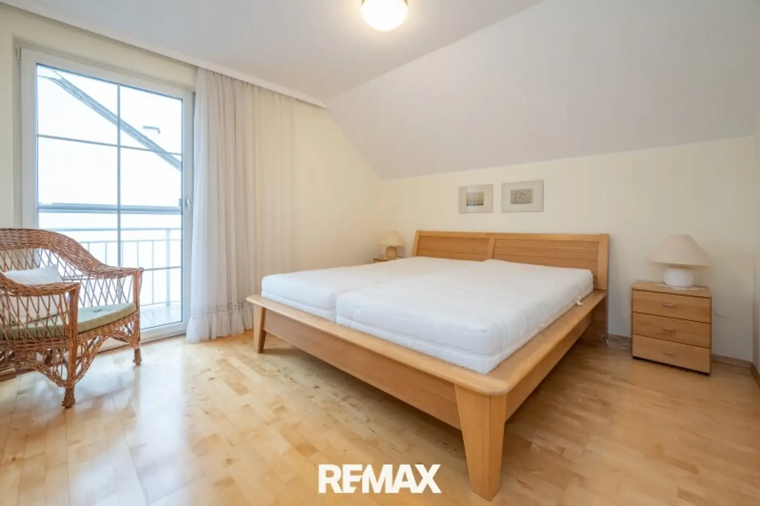 Zimmer 1 (OG)