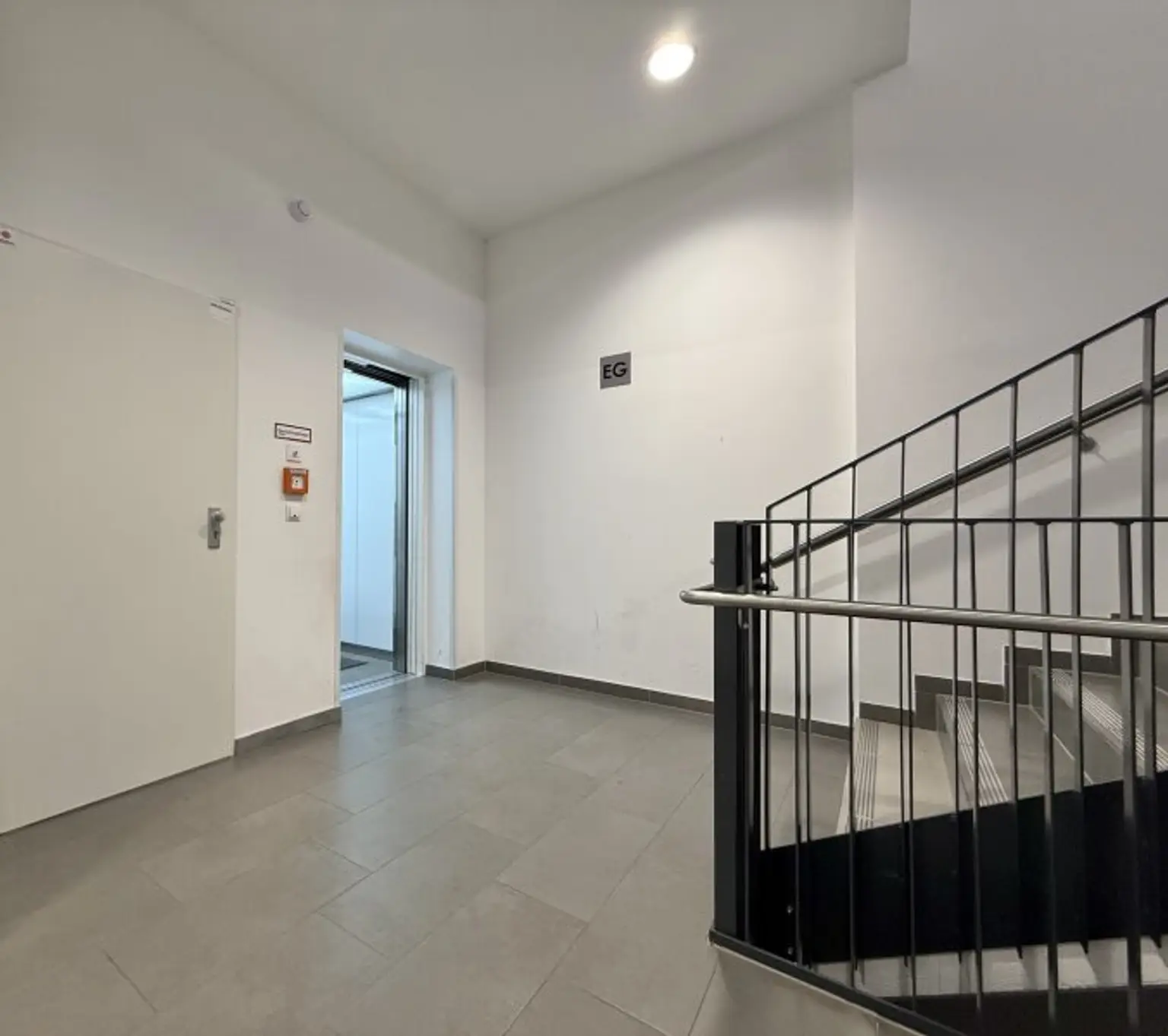 Ordinationsräume im MEDBASE19 vis-à-vis PRIVATKLINIK Döbling I U6 & U4 und D-Wagen