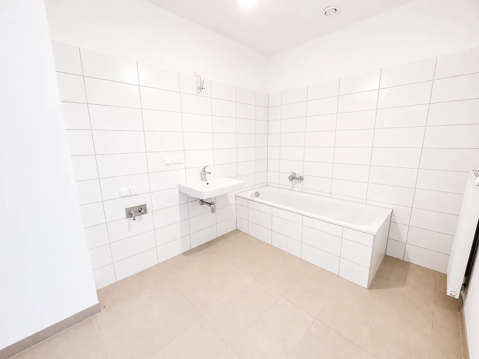 Badezimmer mit Badewanne