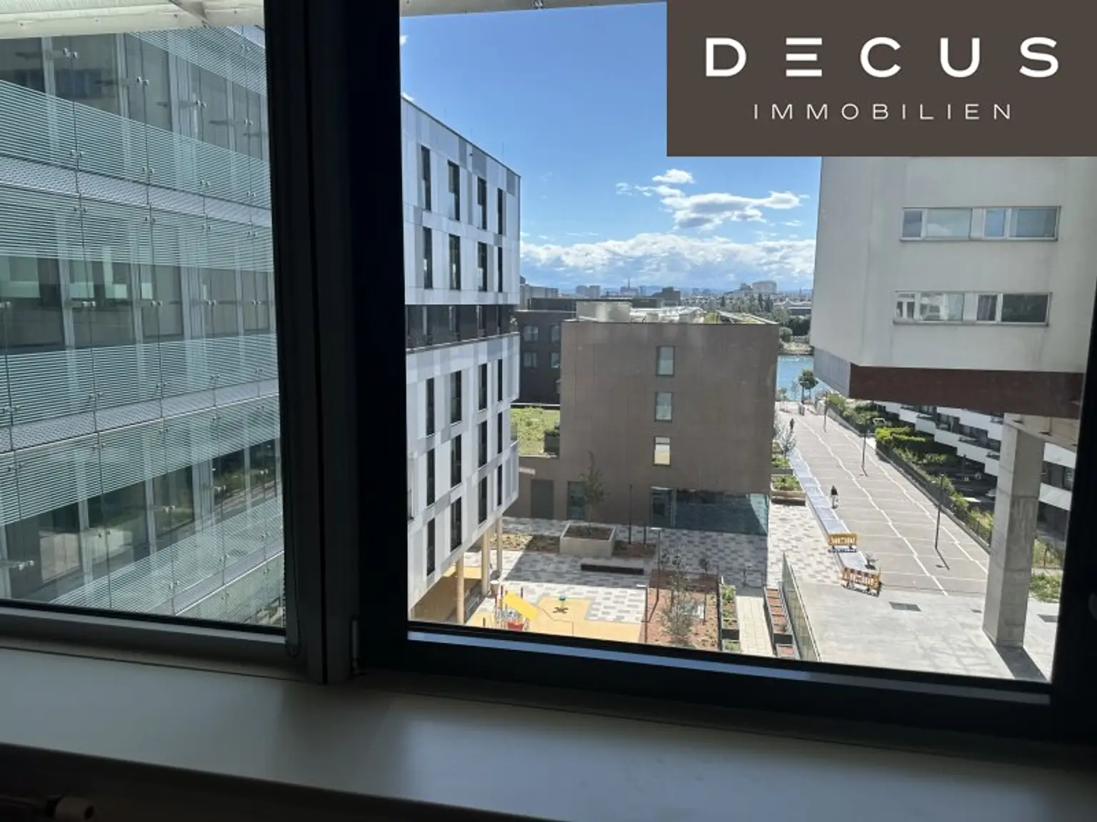 + + + ARES TOWER + + +  BÜROS MIT WEITBLICK + + +  DONAU CITY + + +