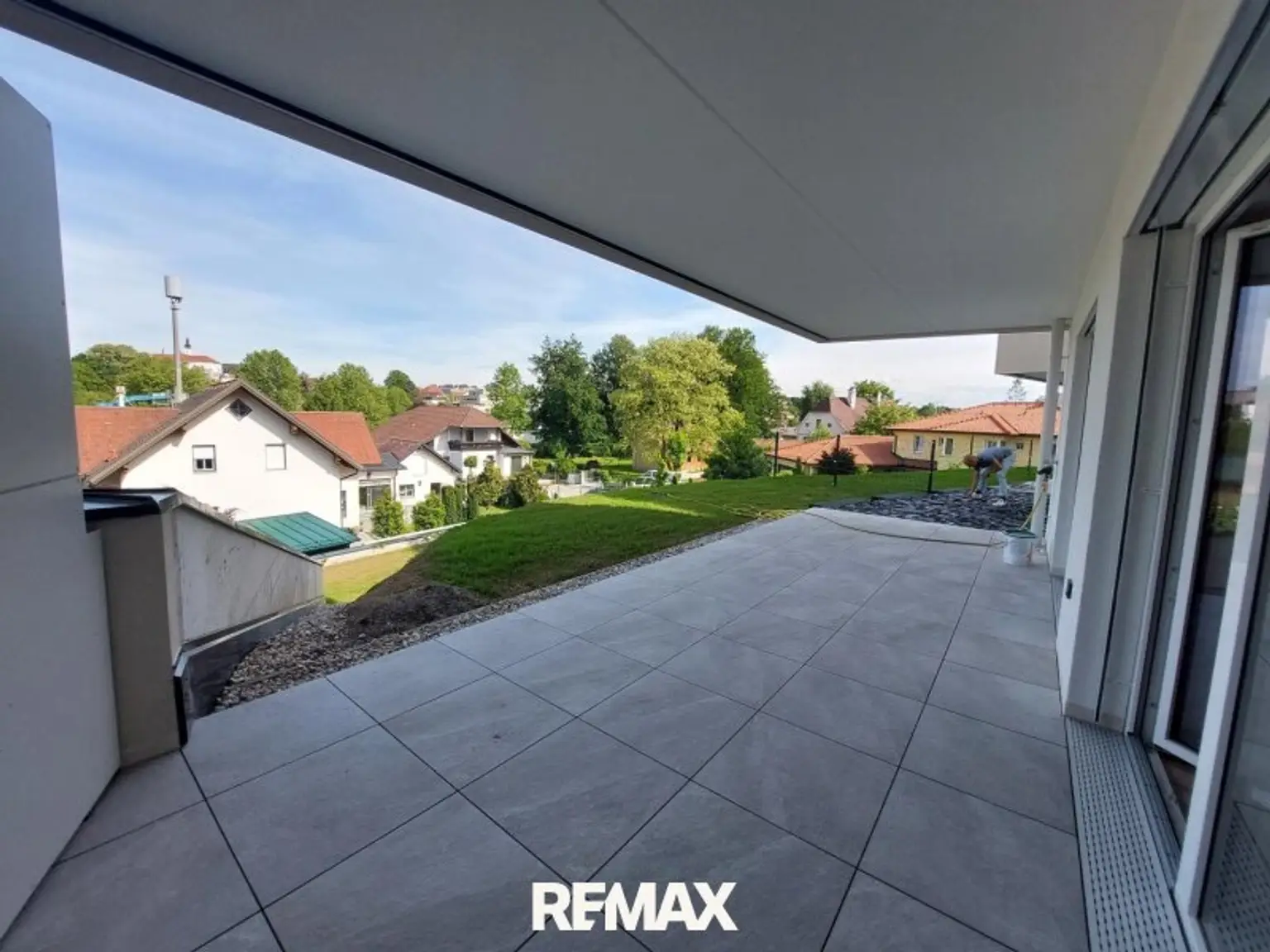 Terrasse und Garten mit Ausblick