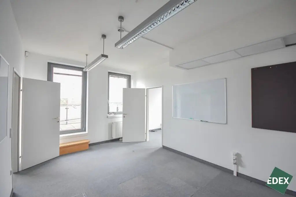 Durchdacht aufgeteilte Bürofläche mit Terrasse und optimaler Anbindung
