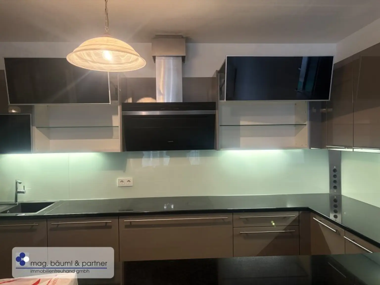 Elegante, neue 4 Zimmerwohnung mit grossartigem Balkon und Grünblick