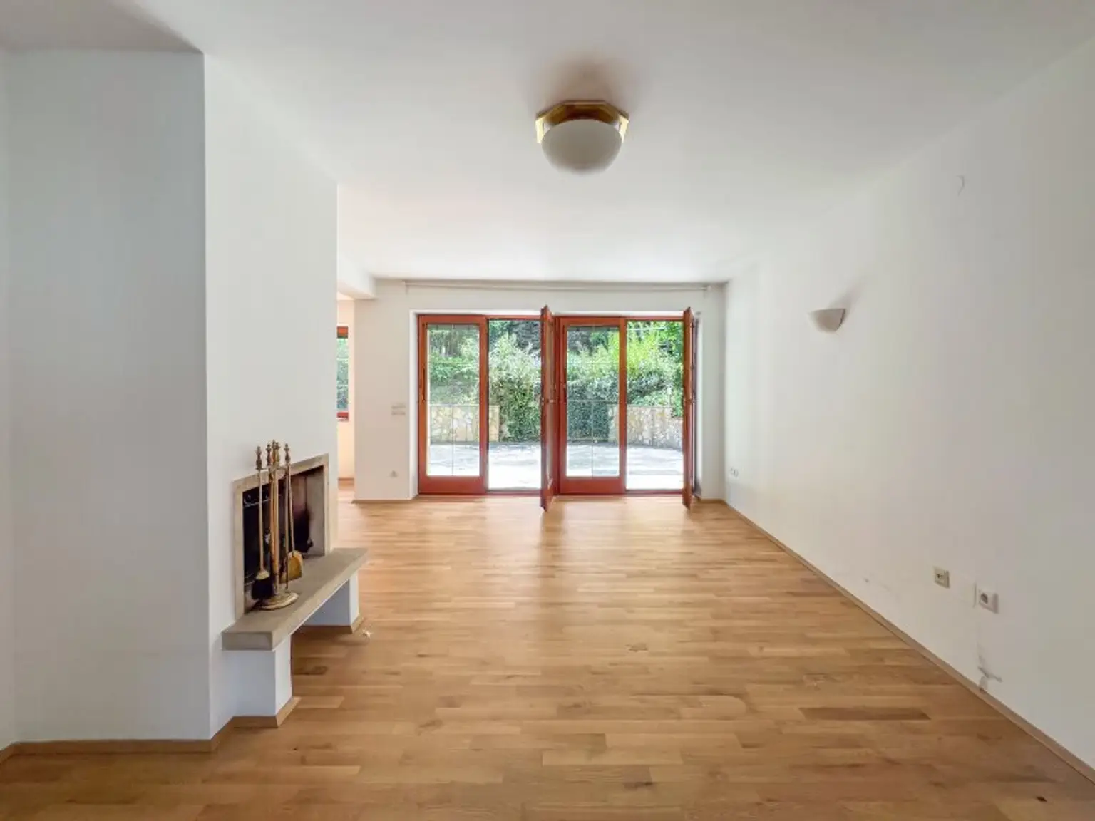 Familiengeeignetes Eckreihenhaus bei der Amerikanischen Schule:  5 Zimmer, und ein Gäste-Studio mit Bad,  Garten, Balkon, Garage, viel Platz und Ruhe!