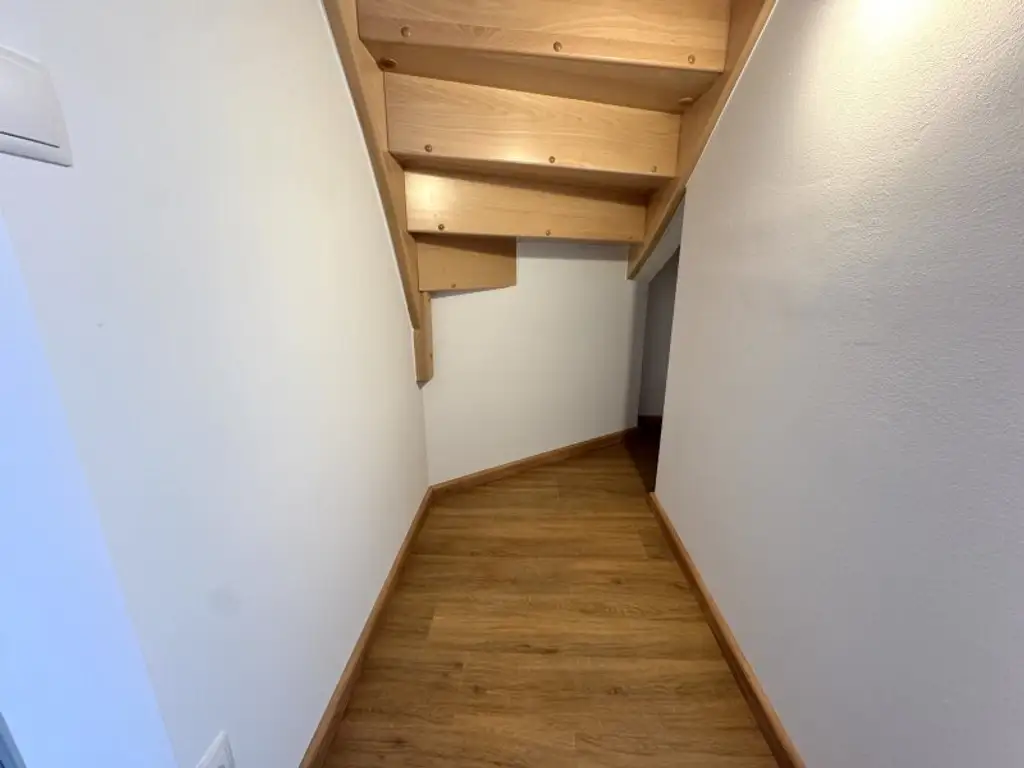 Dachgeschossausbau mit Terrasse & Klimaanlage - Erstbezug - UNBEFRISTETE Mietdauer