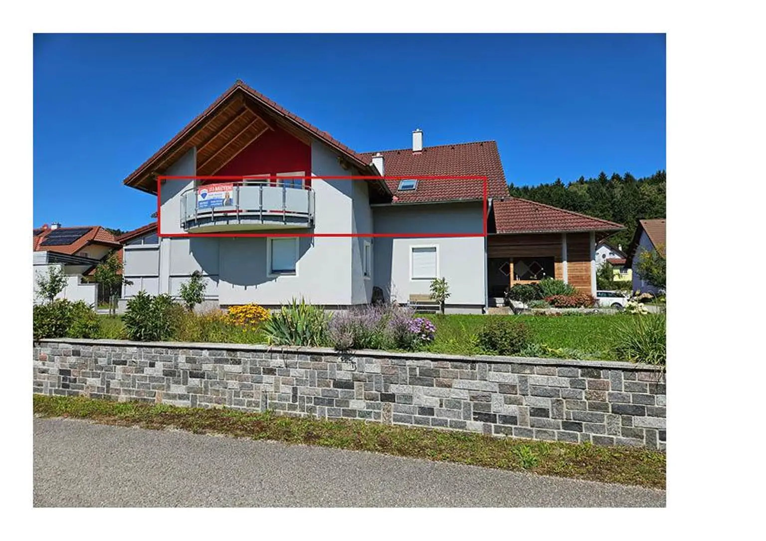 Modern sanierte Wohneinheit im 1. OG in Saxen zu mieten