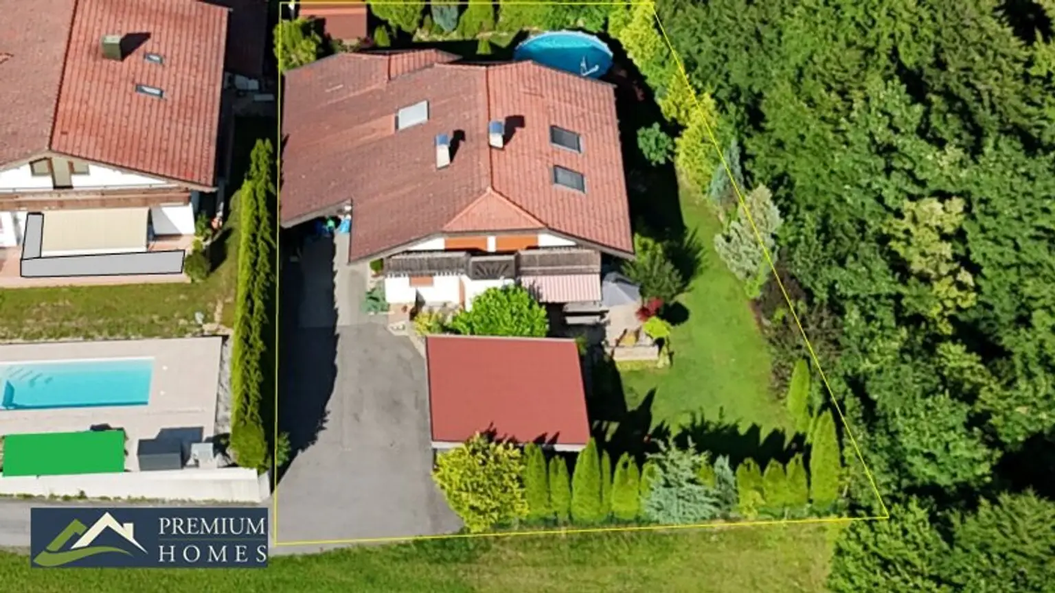 BREITENBACH am Inn - Großzügiges Einfamilienwohnhaus mit Terrasse, Balkon, Keller, Garage, zwei Carports, Garten, Gartenhaus, Geräte- und Holzschuppen