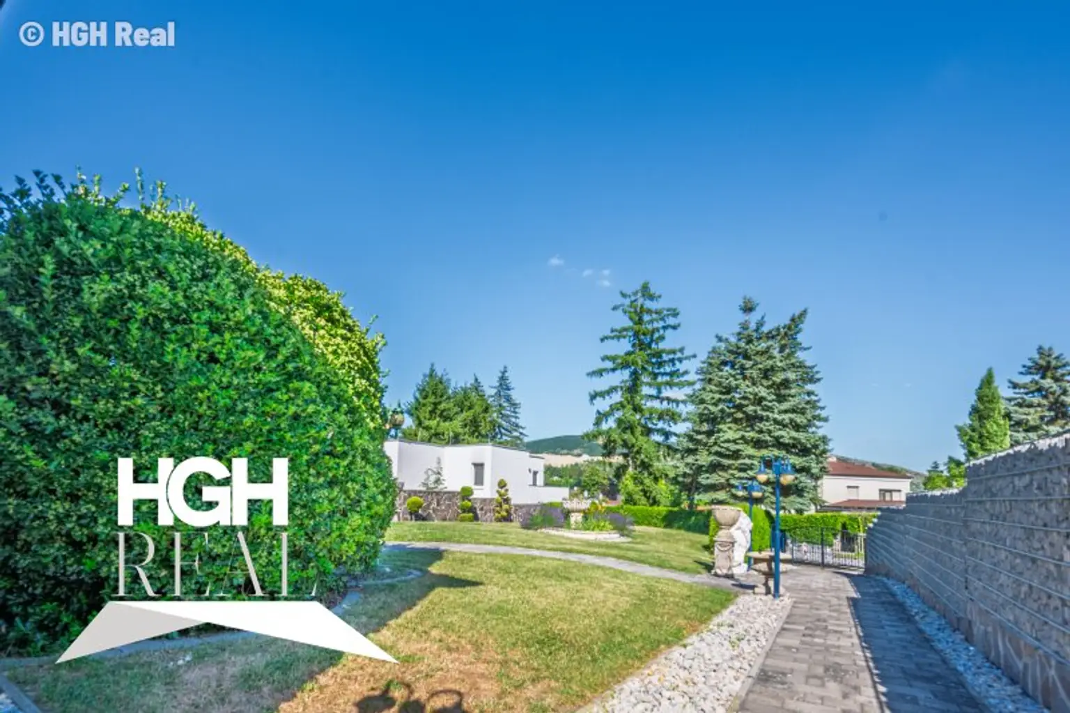 2405 Bad Deutsch-Altenburg Stilvoll wohnen - modernisiertes Einfamilienhaus im Bungalow-Stil inkl. Fitness- und Wellnessbereich