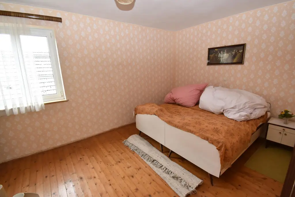 Wohnhaus - ehem. Bauernsacherl - mit Sanierungsrückstand