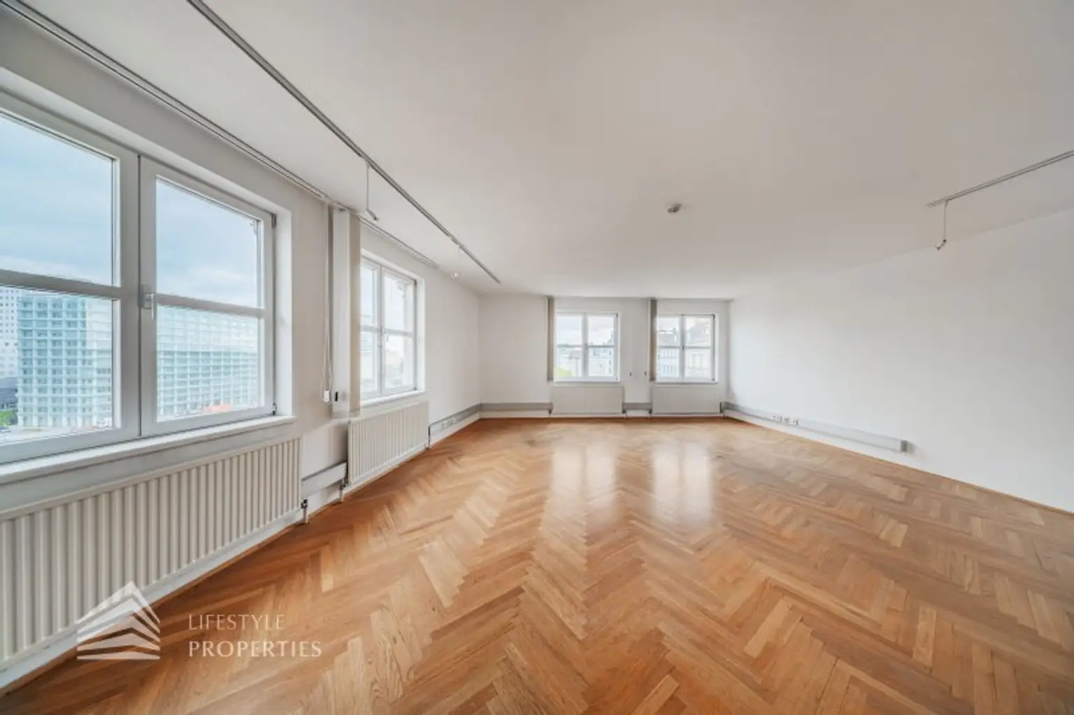 Erstbezug! Geräumiges 5-Zimmer Büro in Toplage
